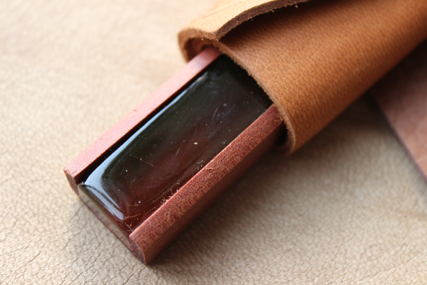 close up of leatherwood rosin